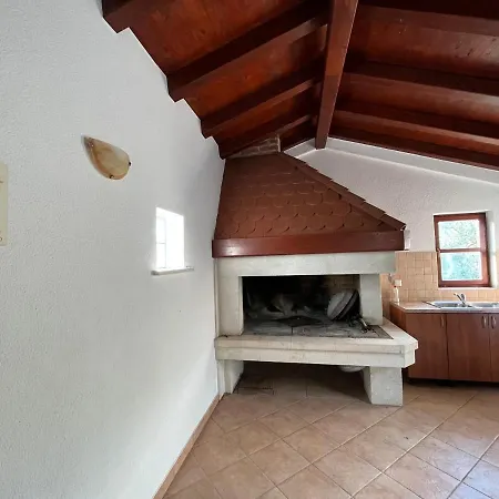 Lina アパート ザダル